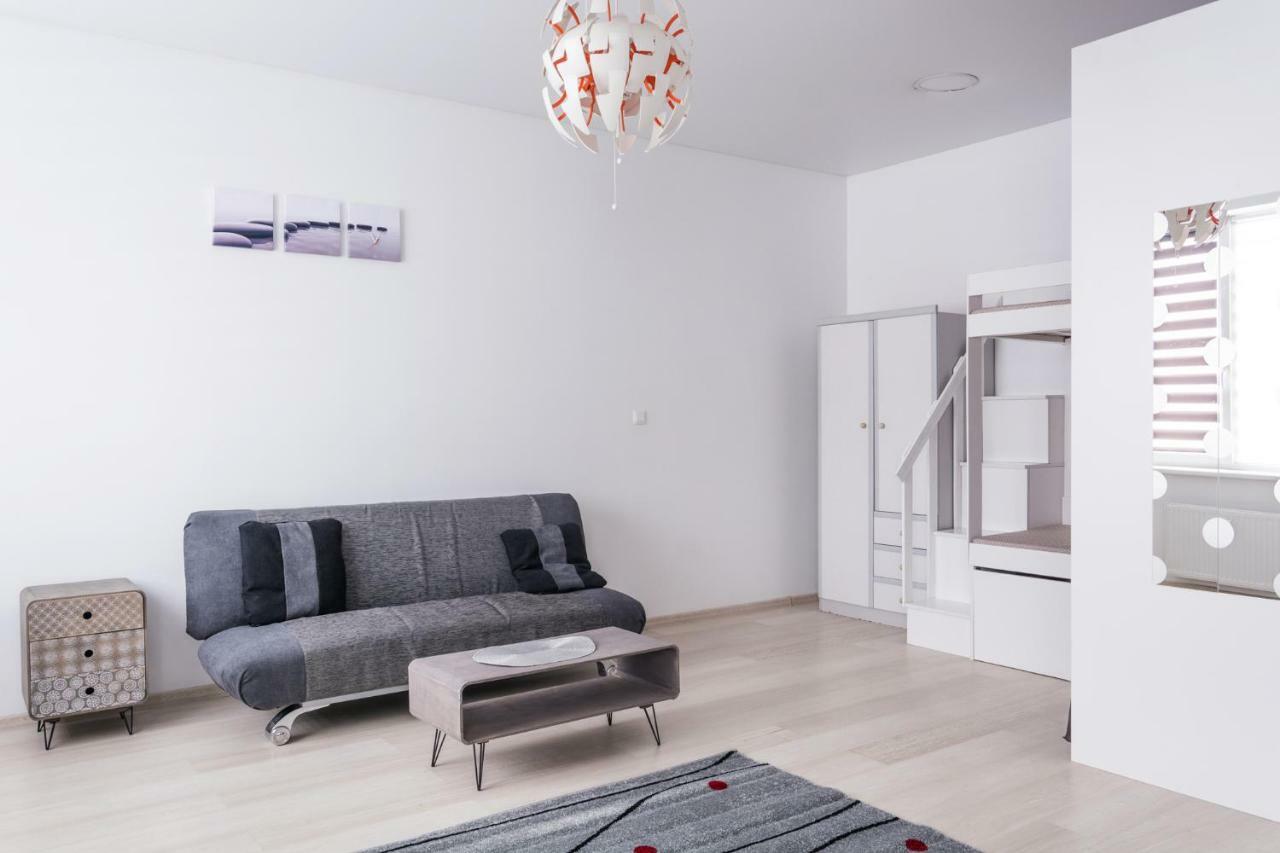 Sandra Apartamentai Каунас Екстериор снимка